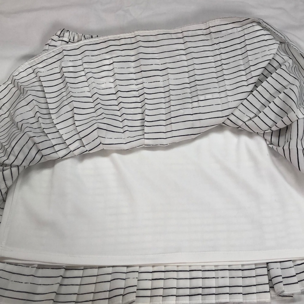 Banana Republic pleated mini skirt - Picture 3 of 4